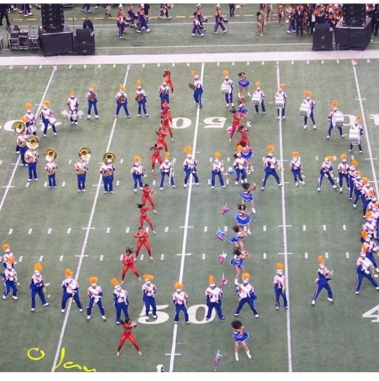 Nike_loverx3's tweet photo. #LuhDaBand ! Quote this w/ 1 reason you love the Orange Crush ! 🍊🔷🔶 https://t.co/IMefMR16zq