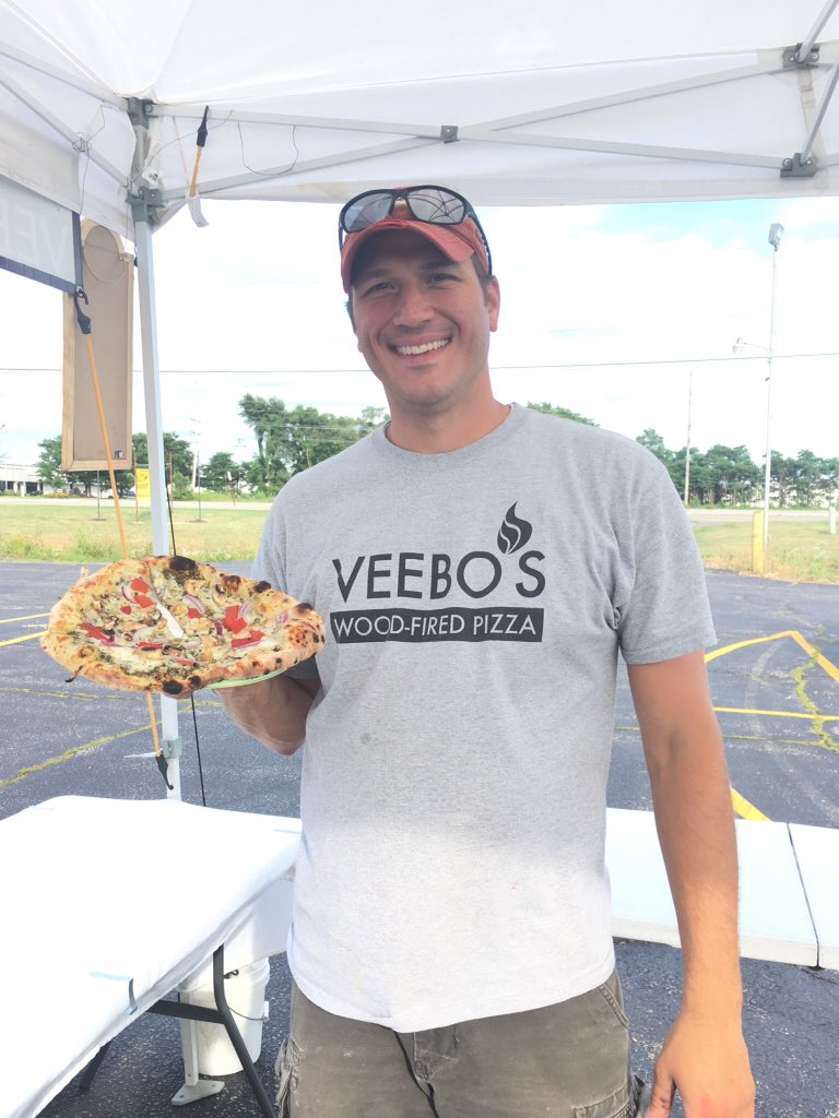 Veebo's Pizza tweet media
