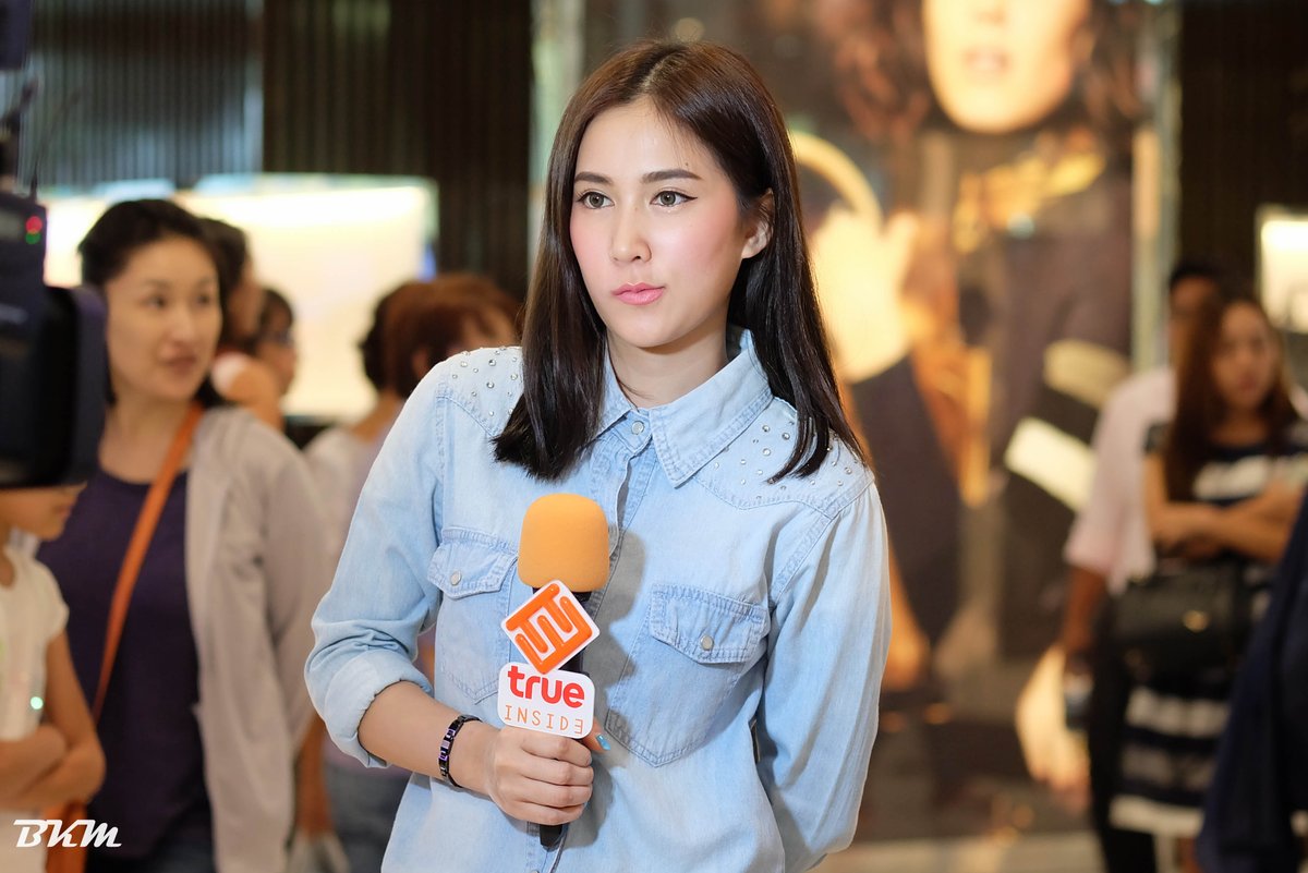 8oat13's tweet photo. มีแอบหันมามองกล้องนิสสสสนึง #nestnisachol #FloralForLife https://t.co/vTcOOQ3LFG