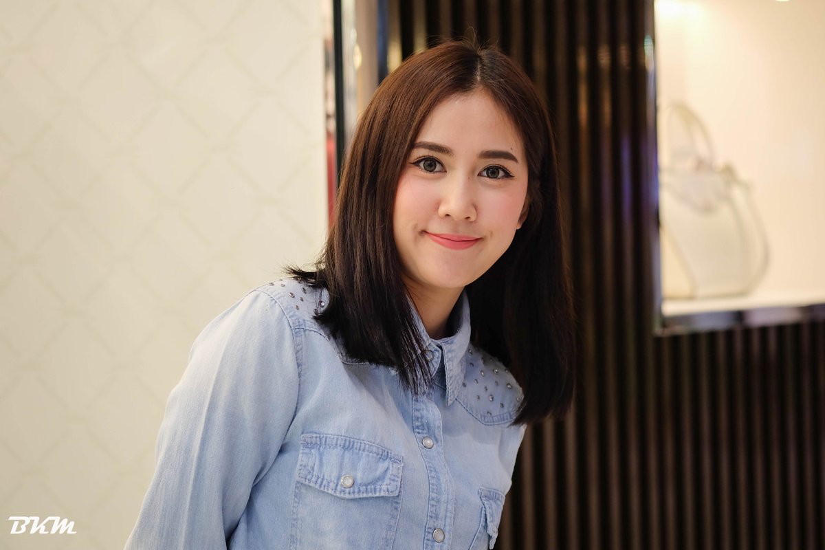 8oat13's tweet photo. ก่อนไปพักทานมื้อเที่ยง #nestnisachol #FloralForLife https://t.co/DKu0wliRBV