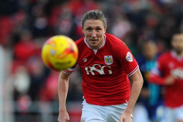 TheFoulsLab's tweet photo. Leeds United are on the verge of signing Bristol City defender Luke Ayling on a three-year deal. https://t.co/8cE3v5LXg4