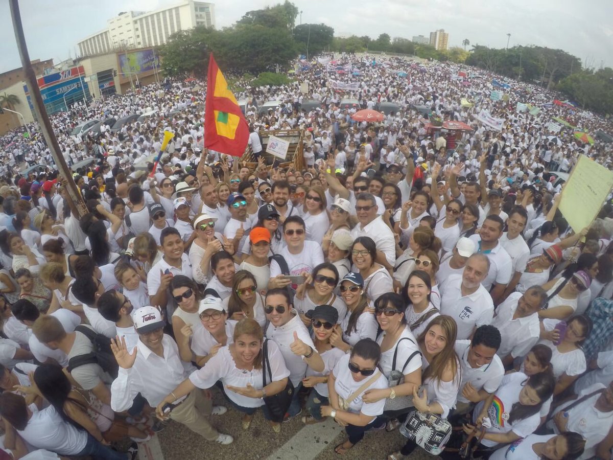 EduardoJimenoR's tweet photo. Barranquilla...
#SigoFirmePorPapaYMama https://t.co/oeG6fFQzU2