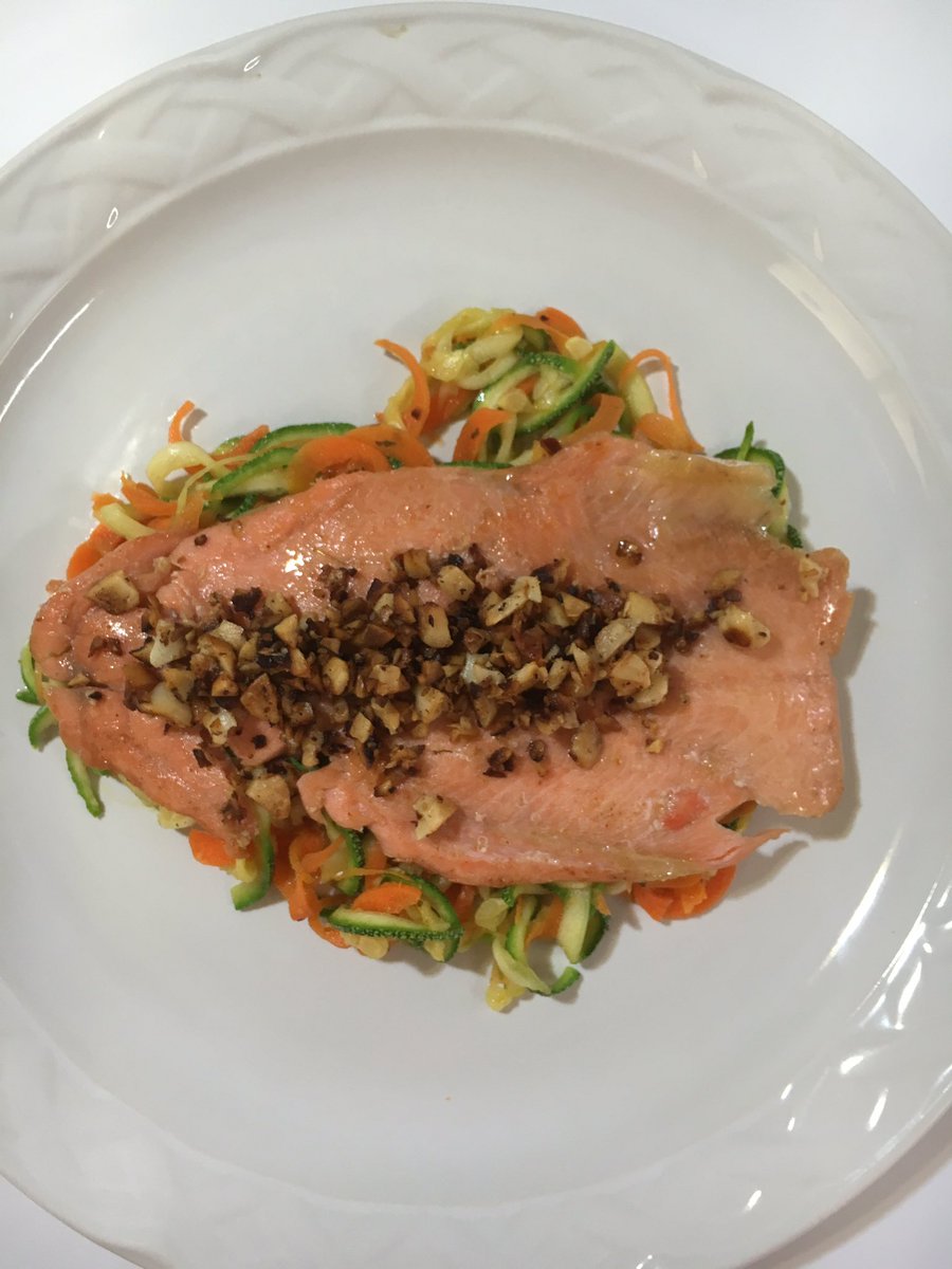 SaikoKillerChef's tweet photo. Inspirada en @uruapan hice mi versión de #TruchaSalmonada con #NuezdeMacadamia Espera la receta! https://t.co/X9nXCxE16R