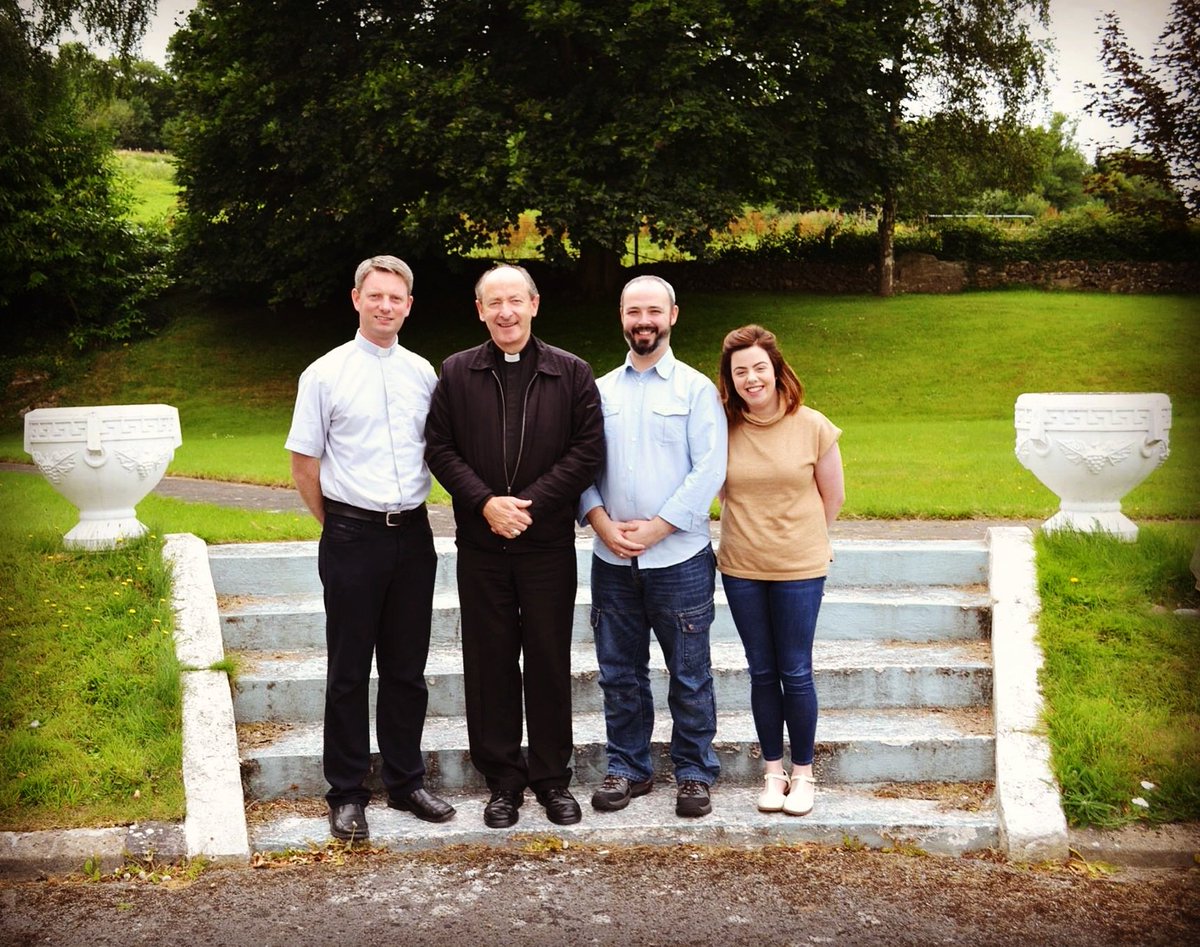 MauraMozz's tweet photo. Introducing the Holy Family Mission team with Bishop Phonsie. Please pray for this new project! https://t.co/BmreOykzne