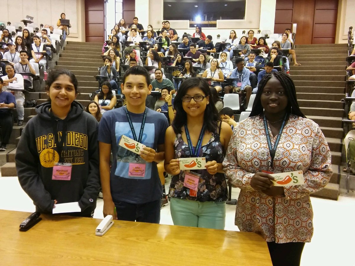 OASIS_MSTP's tweet photo. Winners during Nutrition week! #ucsdoasissb16 https://t.co/kcsKoBeKr2