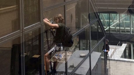 CBCNews's tweet photo. Man climbs NYC's Trump Tower using suction cups https://t.co/3VpENSNe94 https://t.co/s5G68pFjdd