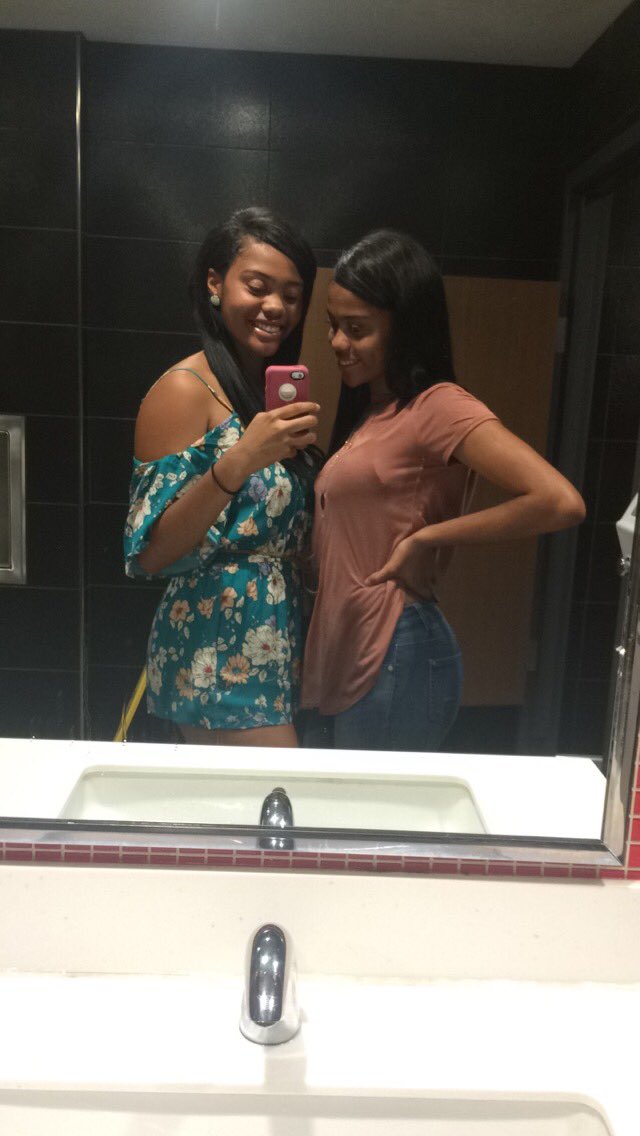 Xo_taylionaa's tweet image. You Fav Twins💙 @shae12_  #juniorYr