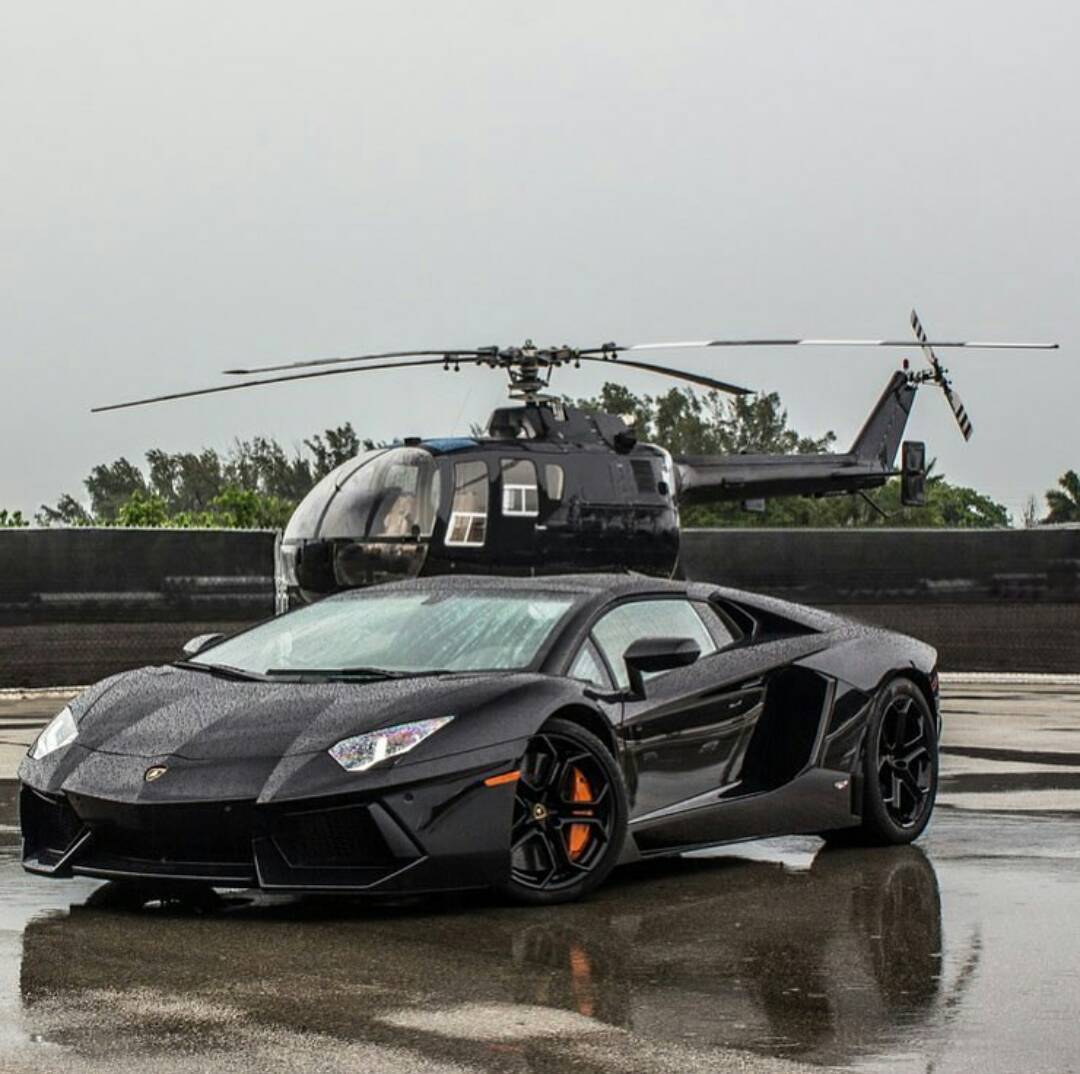 RidesAmazing's tweet photo. Aventador with a helicopter https://t.co/GrLPMv2KiJ