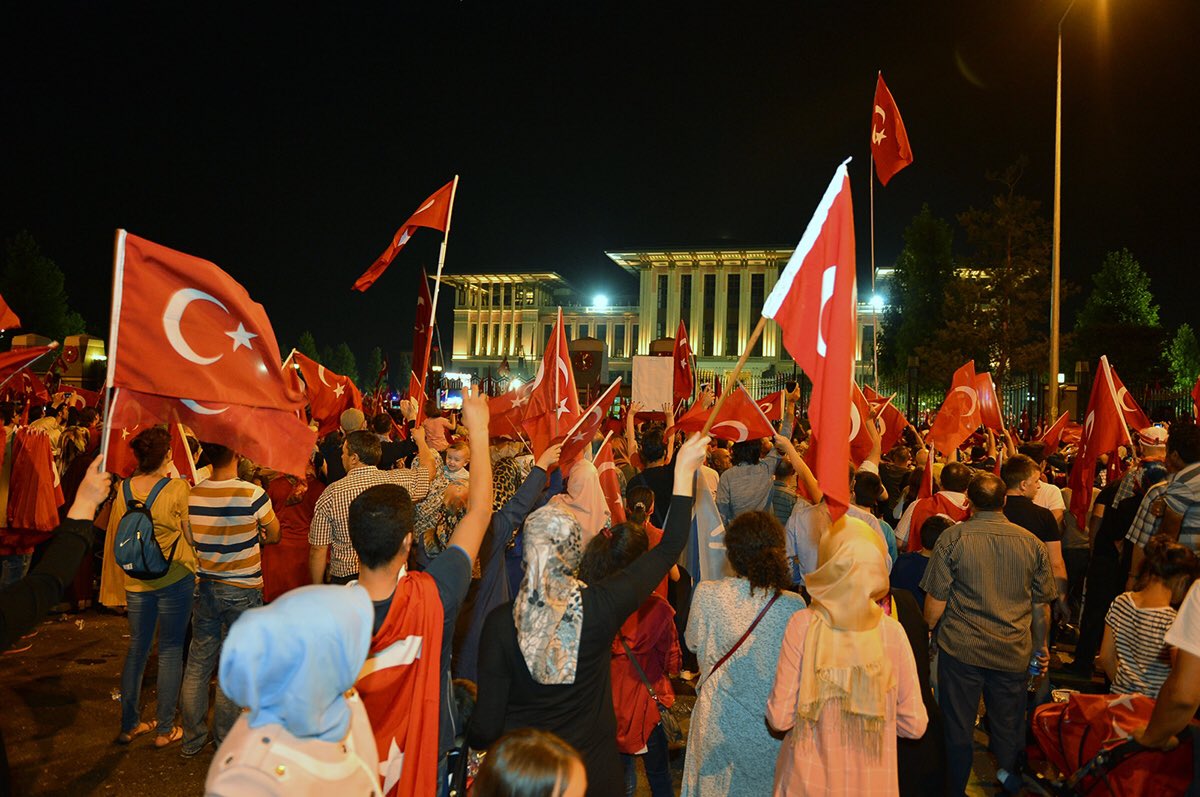 trpresidency's tweet photo. Our people`s guard of democracy at People`s Mosque. 26th Night! (3) https://t.co/mgGxmYy5kX