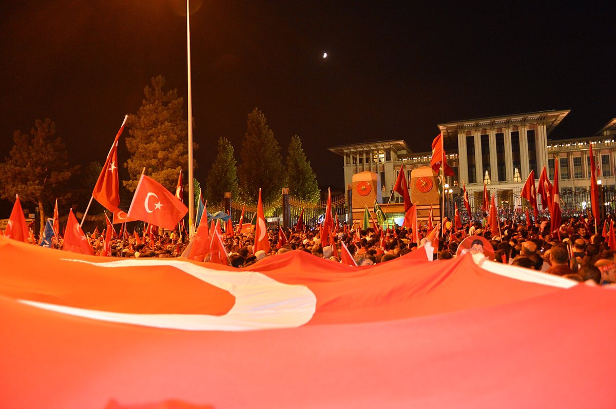 trpresidency's tweet photo. Our people`s guard of democracy at People`s Mosque. 26th Night! (3) https://t.co/mgGxmYy5kX
