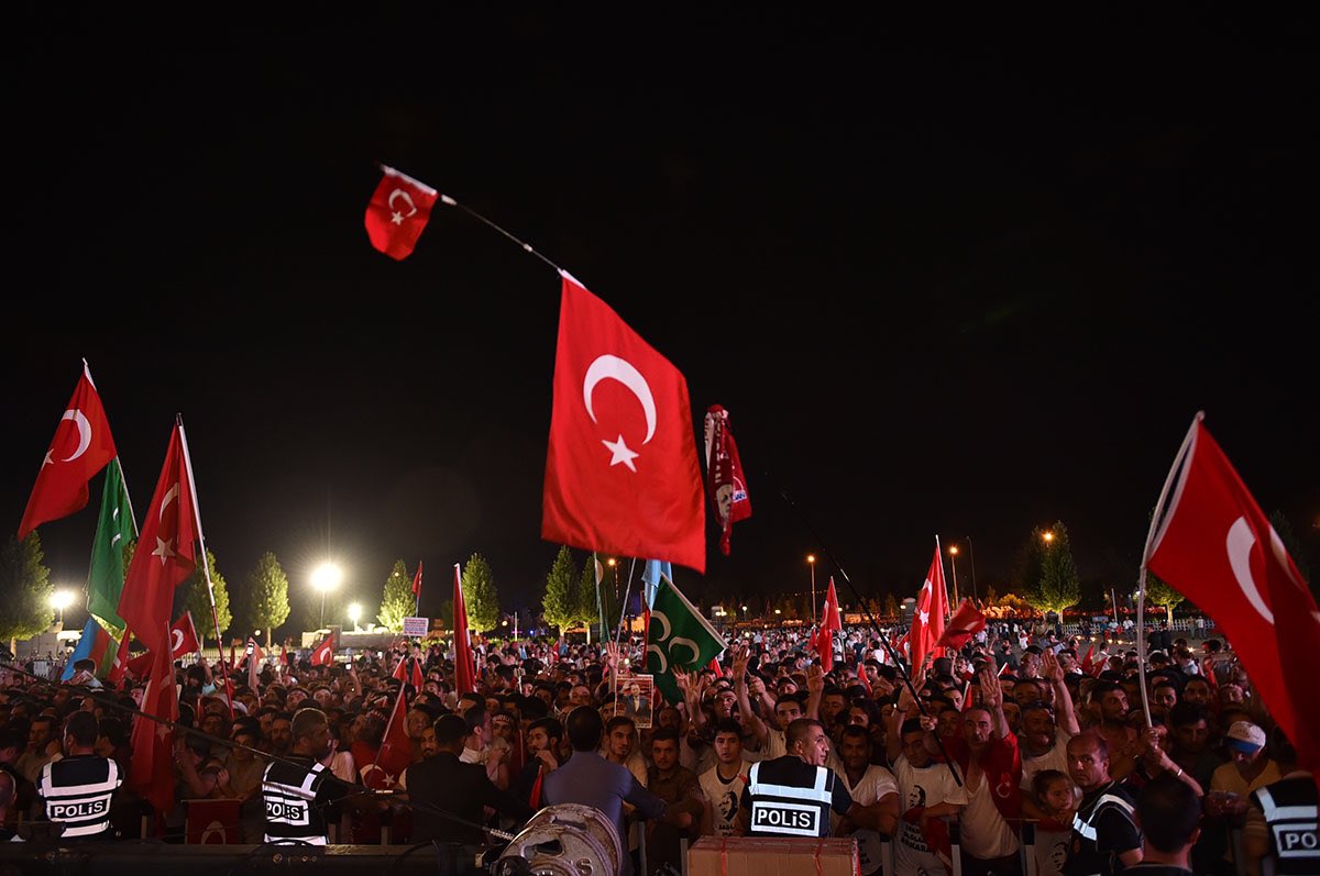 trpresidency's tweet photo. Our people`s guard of democracy at People`s Mosque. 26th Night! (2) https://t.co/ZN4JubGRE6
