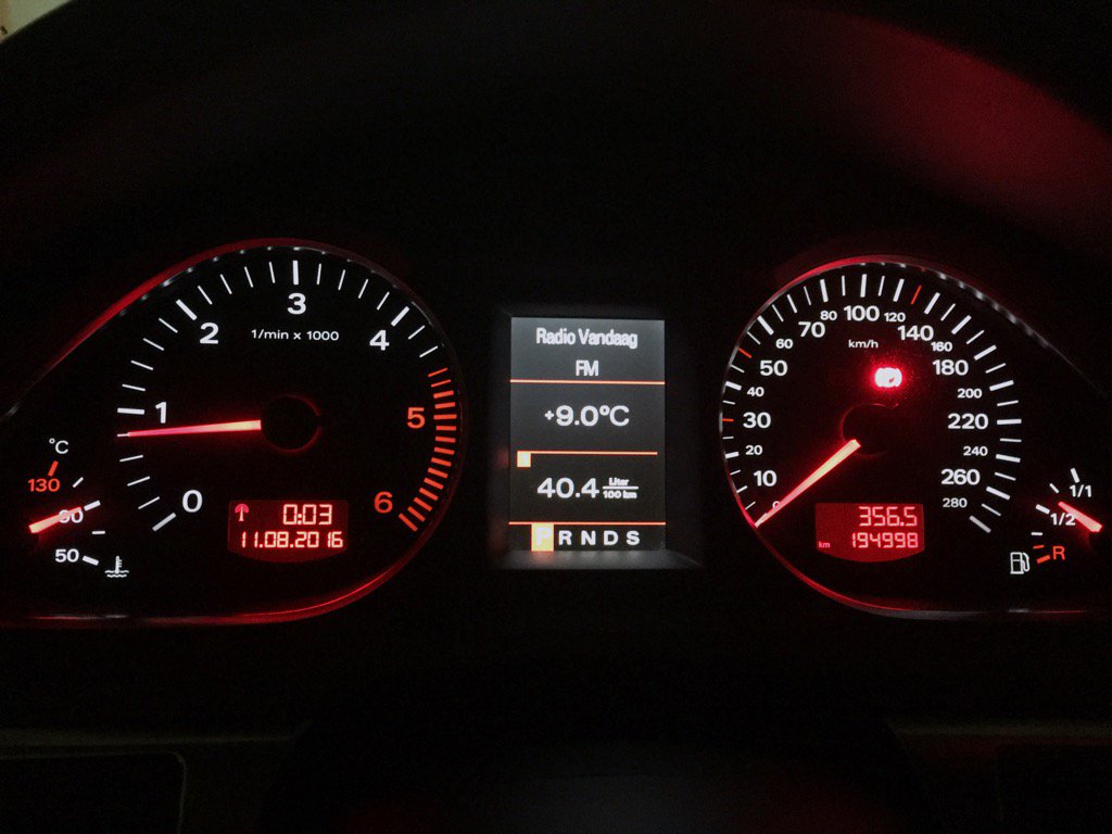 pondjol's tweet image. Praha. Bulan Agustus. Suhu 9 derajat Celsius. #oksip