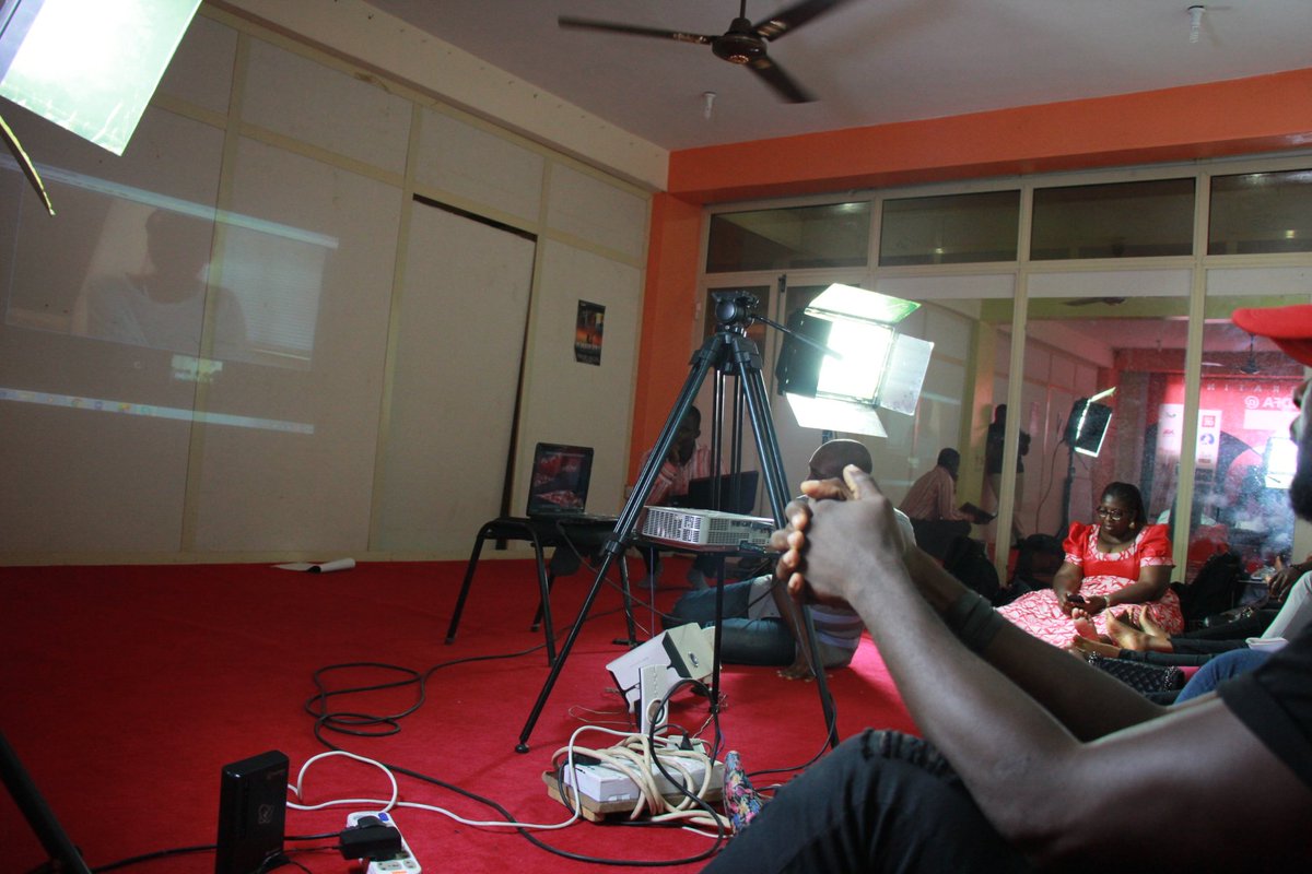 vntmediang's tweet photo. @NseIkpeEtim's 2-DAYS LECTURES [Wk 2, Day1&amp;2] WAS FLAWLESS, LIVE FROM THE #UK VIA #SKYPE ~ #Script2Screen2016 https://t.co/cPNByFsGzc