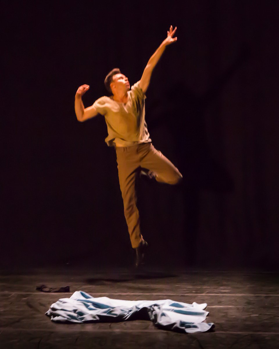 DanceBase's tweet photo. RED "reaches out to everyone about the courage to be who you are." ★★★★★@theskinnymag @9pm: https://t.co/s3kVTU6vDv https://t.co/1r4Ixl3ahj
