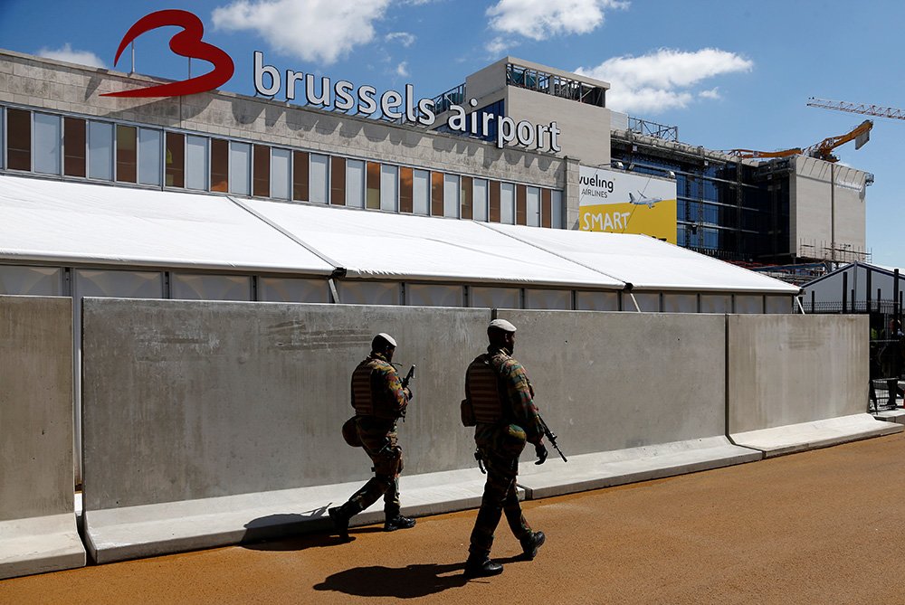 ActualidadRT's tweet photo. URGENTE: Alerta de bomba en dos vuelos #Bruselas #Zaventem ➡️ https://t.co/1vm9FTNcBs https://t.co/FFzkHOlylf