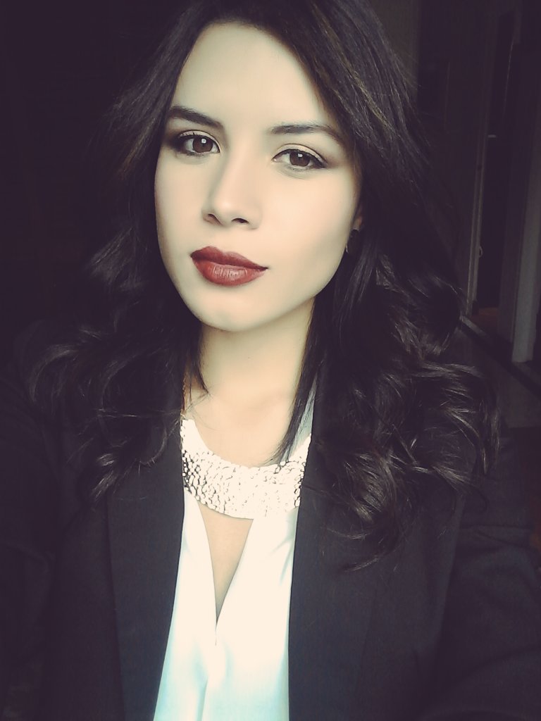 Michelle_9131's tweet photo. Cómo cuando te toca ponerte todo el maquillaje que tienes para poder subir tu edad.... #castingMode. https://t.co/3ja2OTrE2P