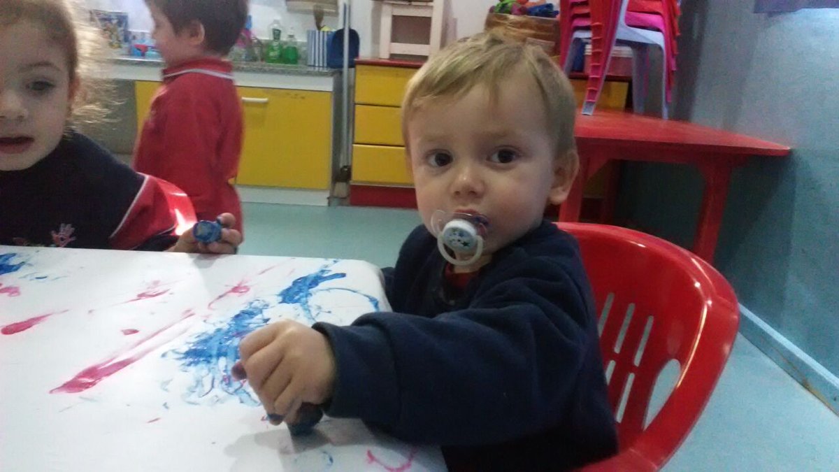 Mañana de arte para la sala de bebés del jardín.