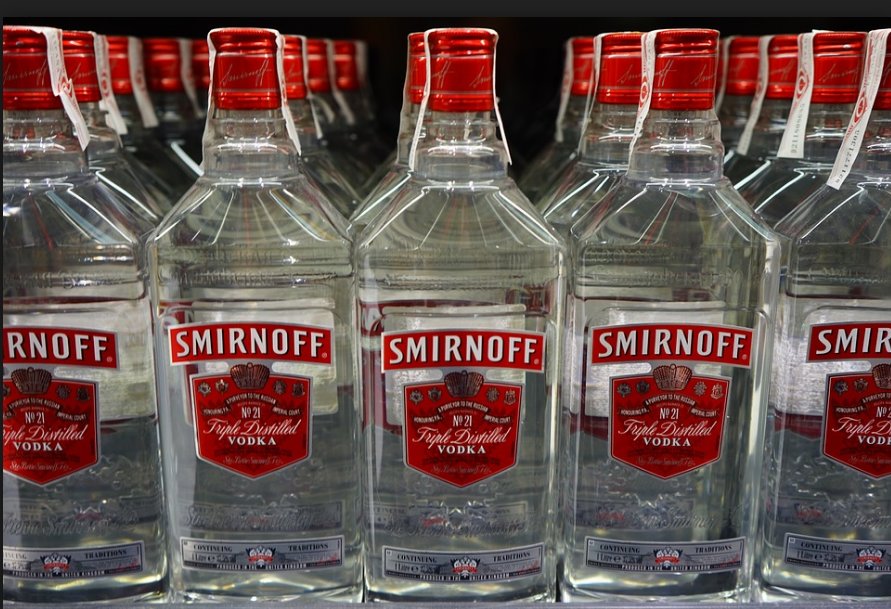 ddusterov's tweet photo. Going to need drink lotsa vodka for @GOtransit #GOtrain #platformchanges Need buy vodka #VodkaTime https://t.co/3cJIxUb52q