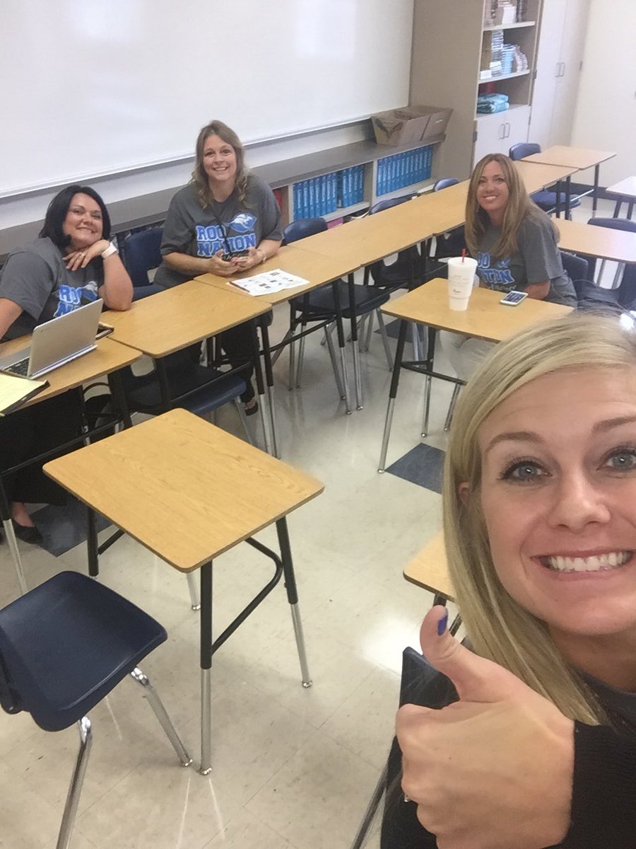 coachhullPE's tweet photo. Group selfie in our Google Classroom Session 🙌🏻 @weatherfordisd #WhyWISD https://t.co/c0TzKTMbaJ