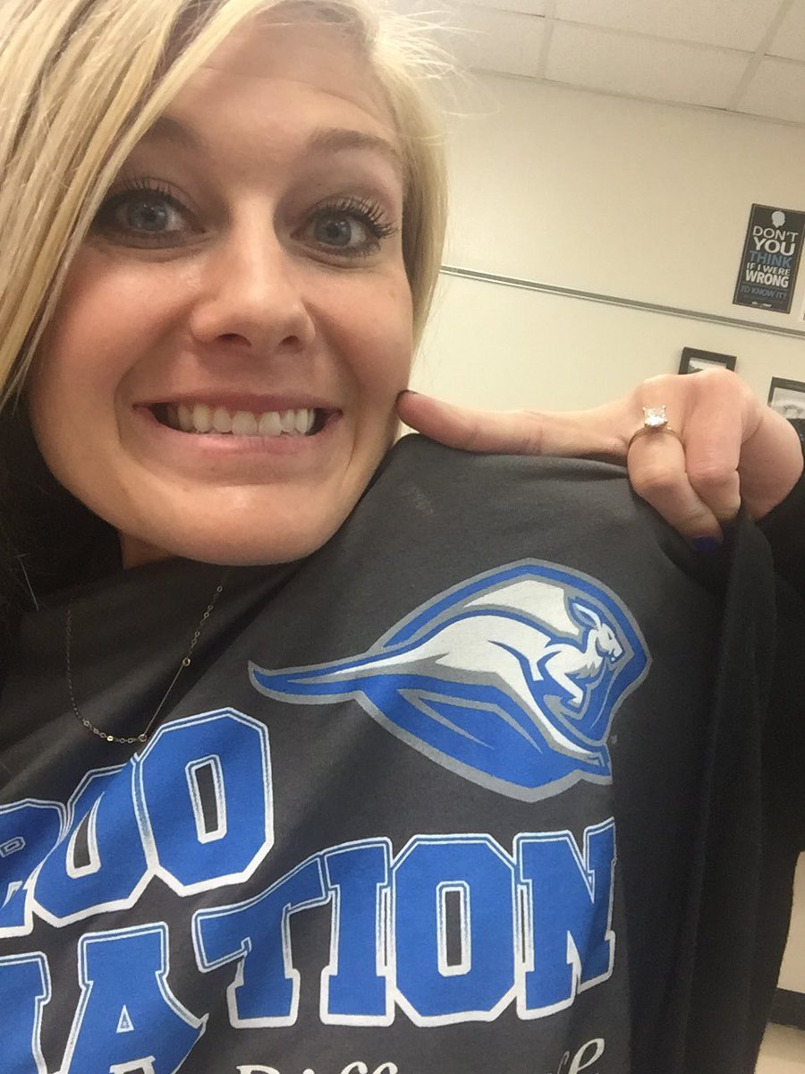 coachhullPE's tweet photo. Selfie with a kangaroo! @weatherfordisd #WhyWISD #SoManySelfies https://t.co/Rip9EAWxDV