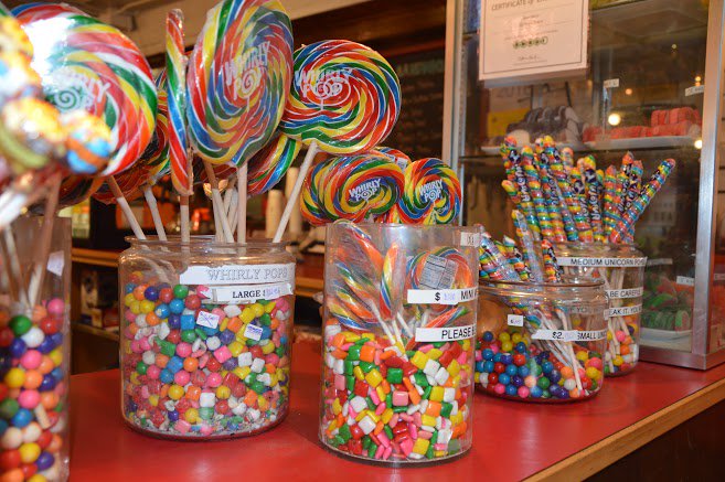 FaneuilHall's tweet photo. Got a sweet tooth? Hop on over to @QuincysPlace and satisfy that craving! #FunAtFaneuil #QuincysPlace https://t.co/1QYyapAyCI