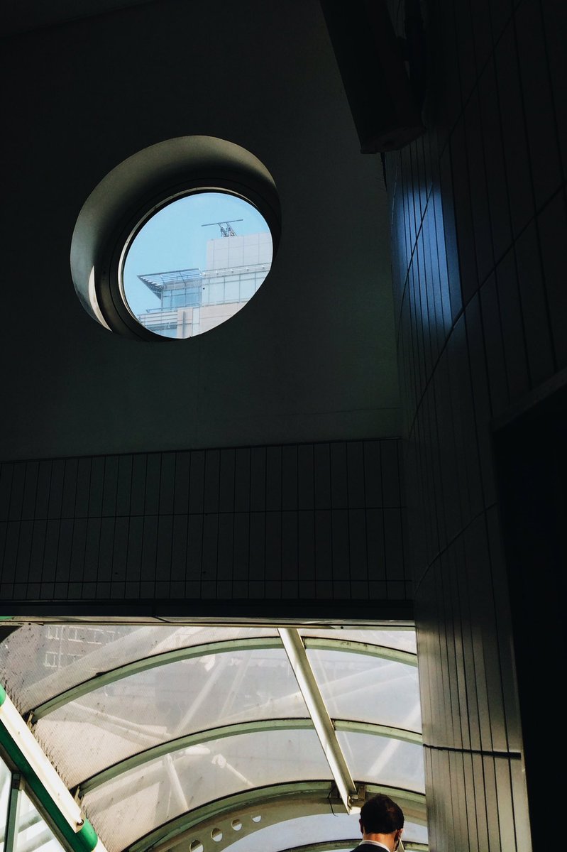 AMEXXV's tweet photo. #VSCOCAM #photography #London #streetphotography #AMEXXV https://t.co/jQtWwxVy8m