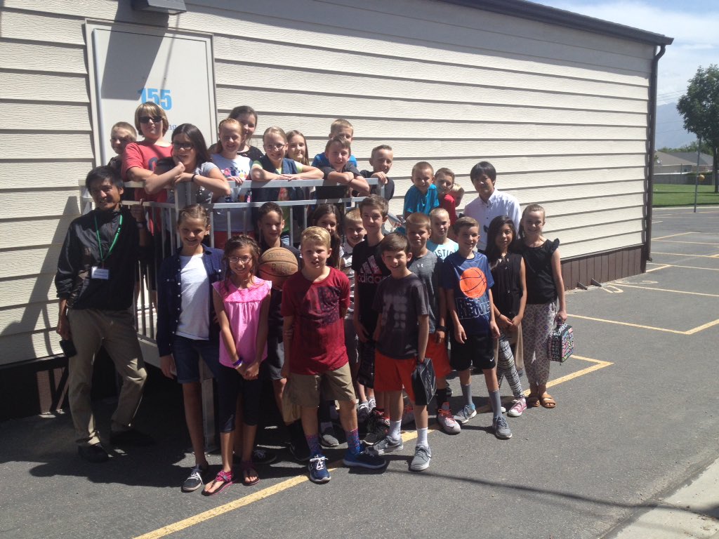 emeKing5th's tweet photo. Sad to say goodbye to our guest Japanese teachers but connecting via @edmodo #leadupchat #utedchat #JSDlead https://t.co/82zcwYRE8a