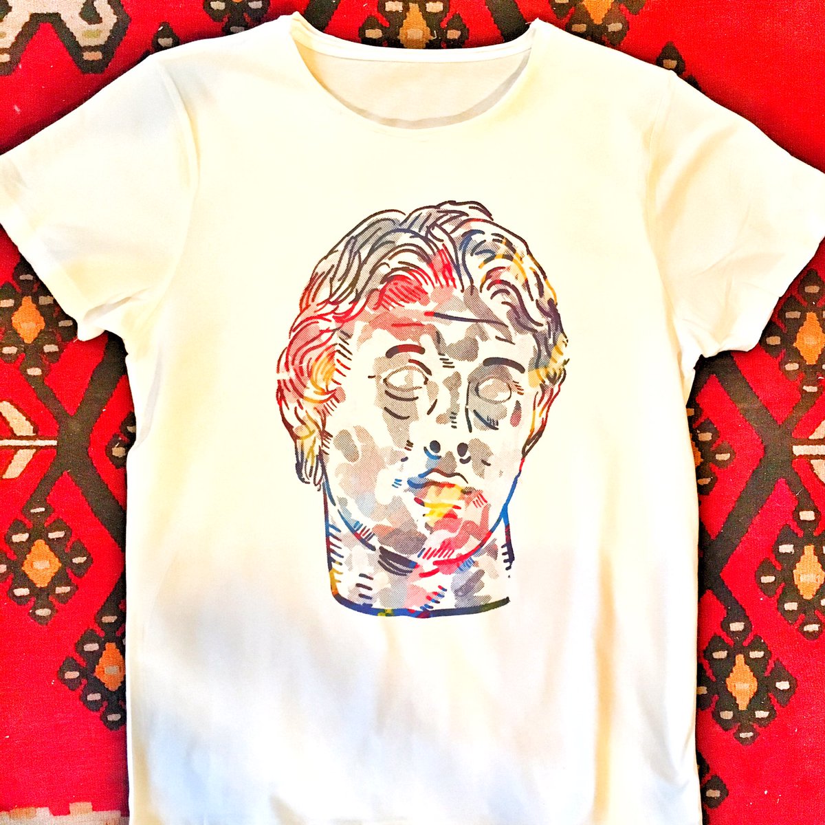 Evde kendi baskılarını yapabilmen için #Serigrafi Rehberi hazır! bittigitti.com.tr/bolum/nedir
