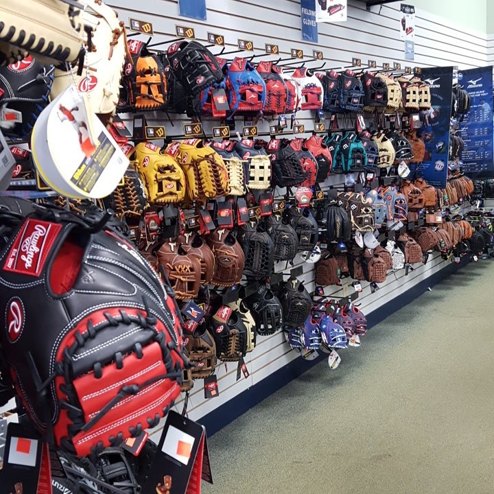 firstteamsc's tweet image. Gloves for days!