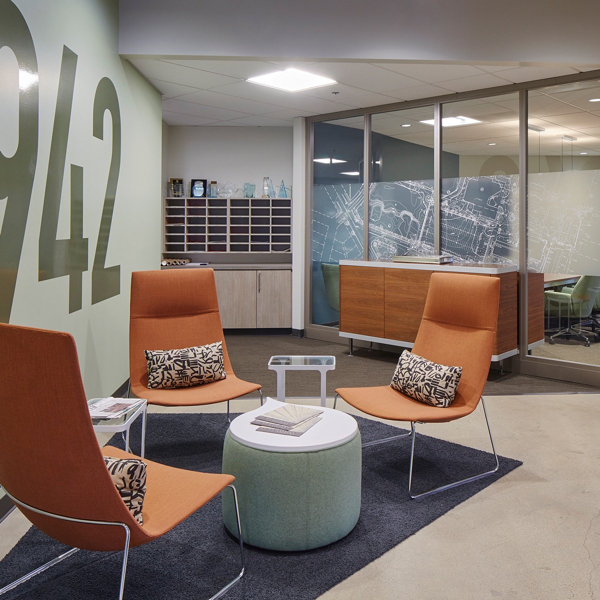 For your viewing pleasure... the new office of Emerick Construction! See more here srmstudio.com/portfolios/eme…