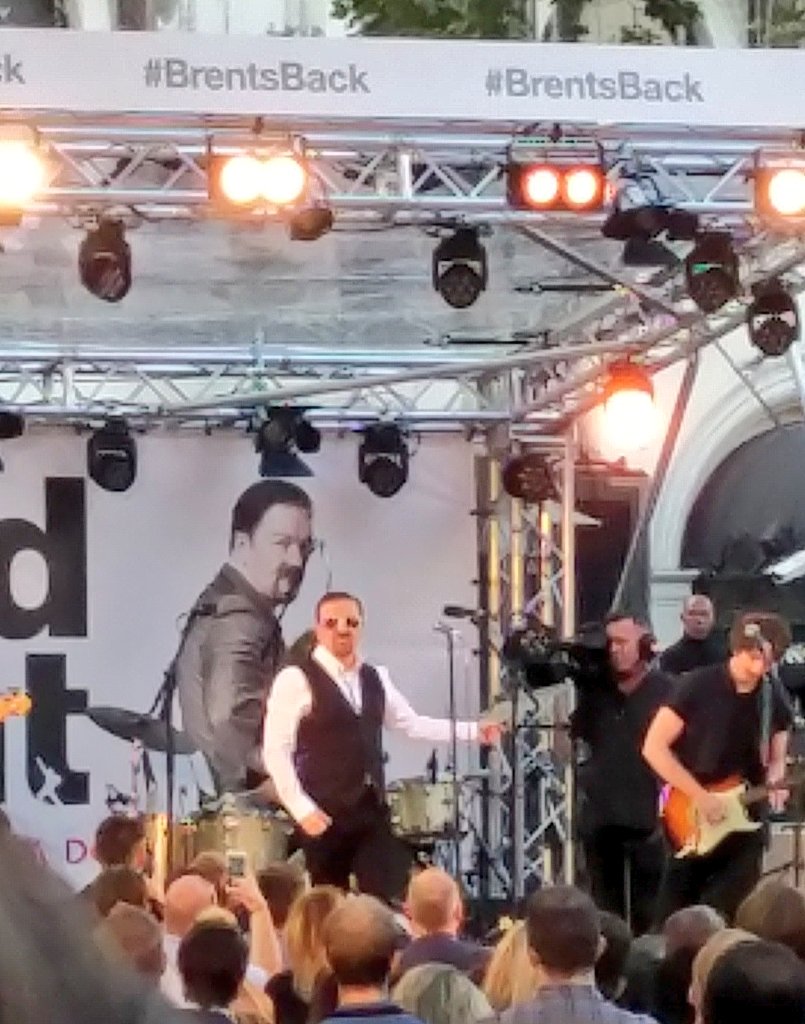 HendonTim's tweet image. Yes David Brent!!! #BrentsBack #ForegoneConclusion #ladygypsy #LifeOnTheRoad