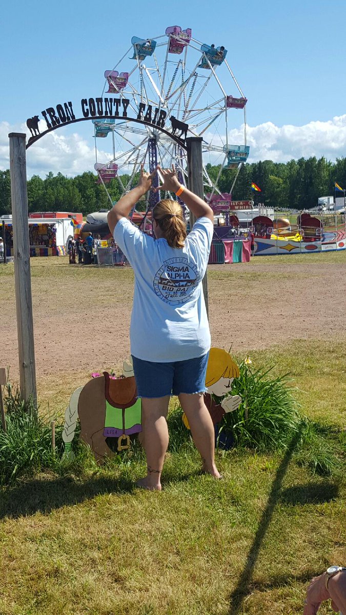 TSUSigmaAlpha's tweet photo. 💚💛 Our sister throwing what she knows at the Iron County Fair in Michigan!💚💛 #rushSigmaAlpha #TSUSigmaAlpha https://t.co/lEadJgIvzo