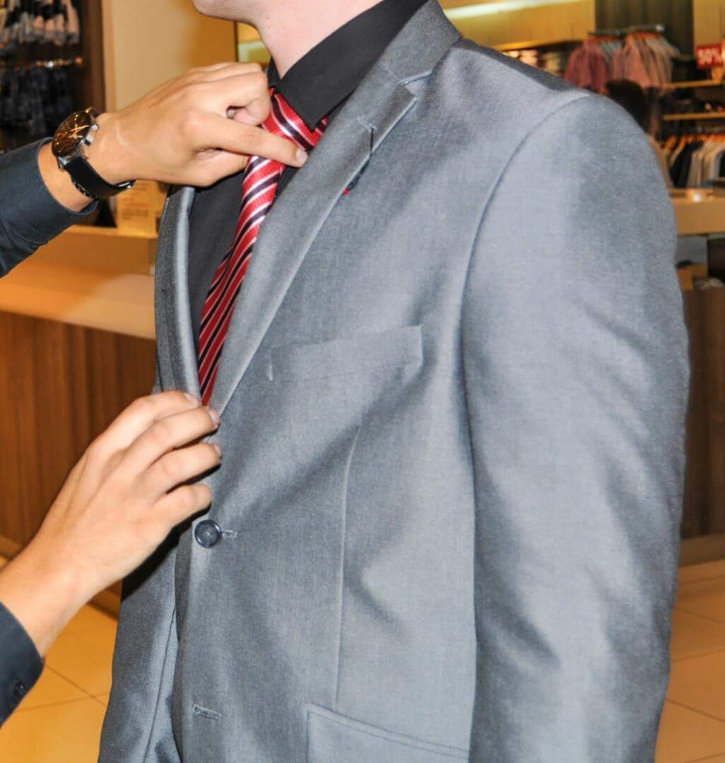 AdamsStorePTY's tweet image. ¡Aprovecha los grandes descuentos que tenemos en nuestros trajes para caballeros en el RED SALE!