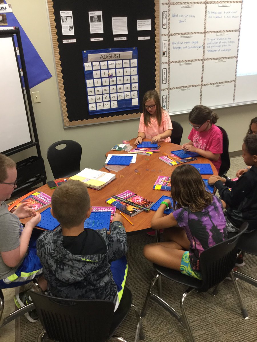 MissLesliePRE's tweet photo. Learning how to make angles and shapes using geo boards! -Allyson, 4th grade https://t.co/Iwx3WnYAqy