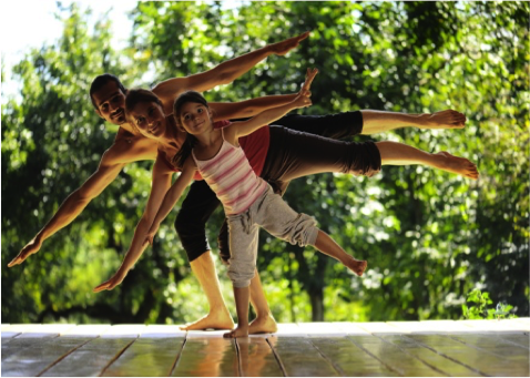 CentroKine's tweet photo. En Yoga: Yo me descalzo, tú te descalzas, nosotros no descalzamos y ¿vosotros? https://t.co/Or4II0IwMH https://t.co/oeVXZyZ40W