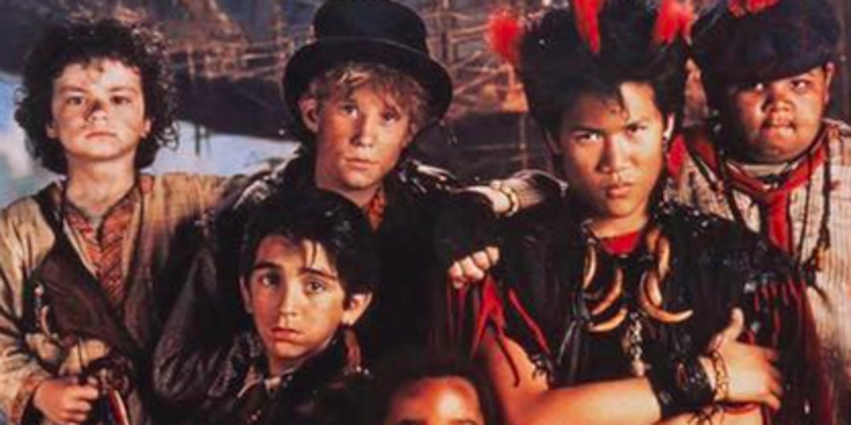 HuffPost's tweet photo. The Lost Boys reunite for 25th "Hook" anniversary to remember Robin Williams https://t.co/snyFBzi1tP https://t.co/qgth4xslQt