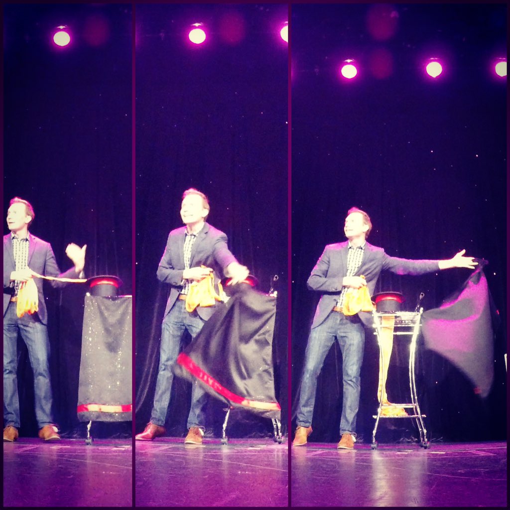 TriggWatson's tweet photo. Showing 'em how it's done. Literally. #OrSoTheyThink #Exposure #Magic #illusion #SansRabbit #ClassicMagic #HackTrick https://t.co/IxavC5FzS3