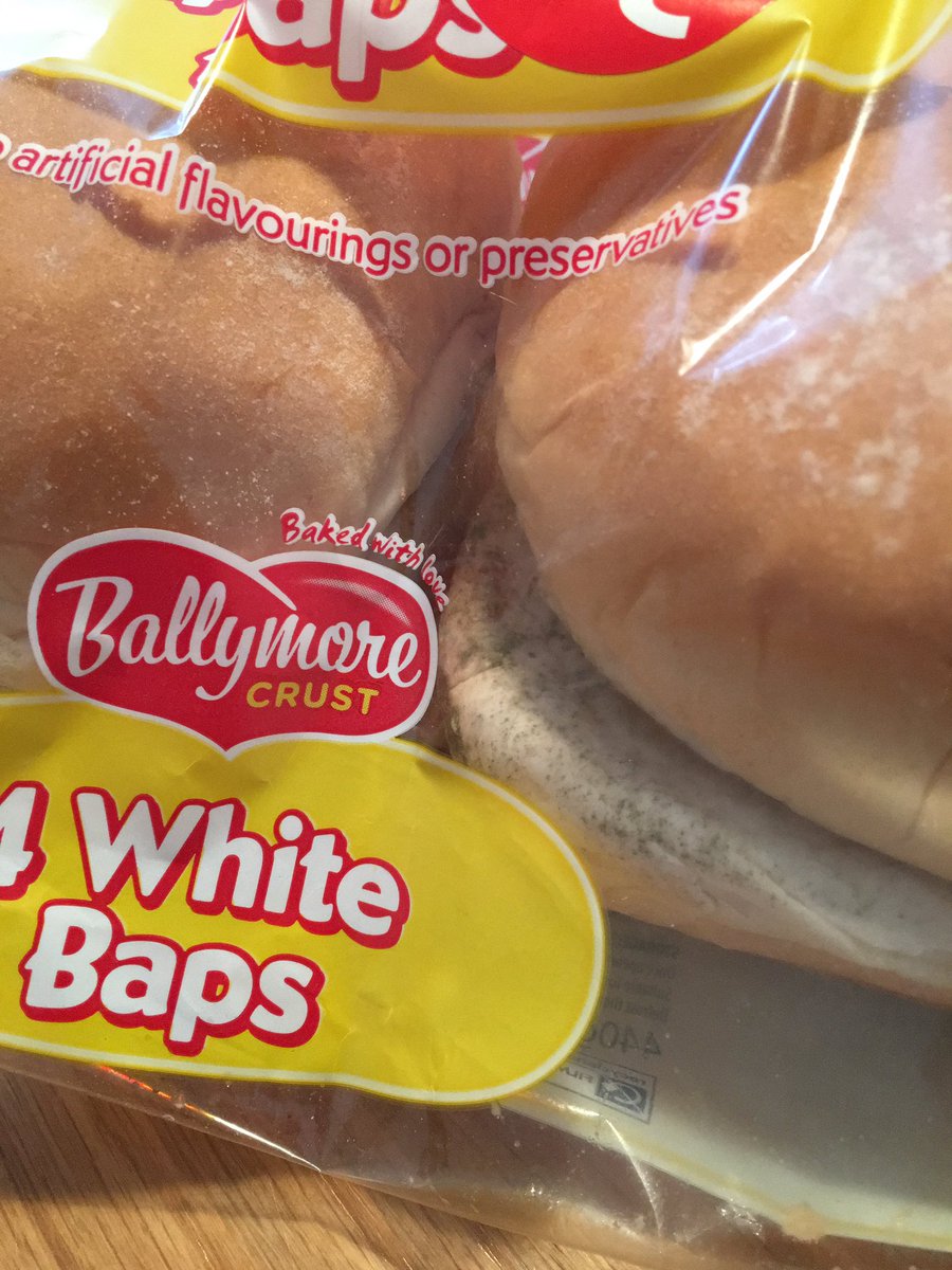 KellyannBurdett's tweet photo. @Aldi_Ireland just been to your branch in cork to buy some rolls for tomorrow and they are mouldy and still in date https://t.co/qFEmh0kS4e