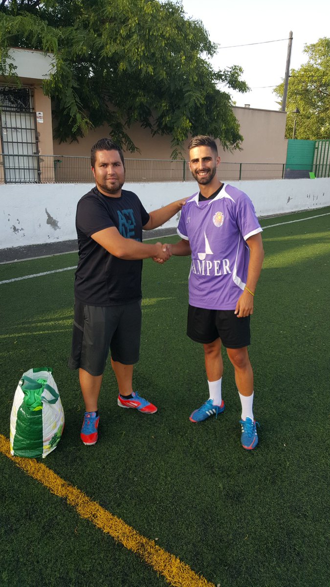 CD_LAGUNA1984's tweet photo. Regional| Fichamos a Gabri de la Rosa procedente del @CDRaquiOficial. Bienvenido #VamosLaguna https://t.co/494Z7OjNBk