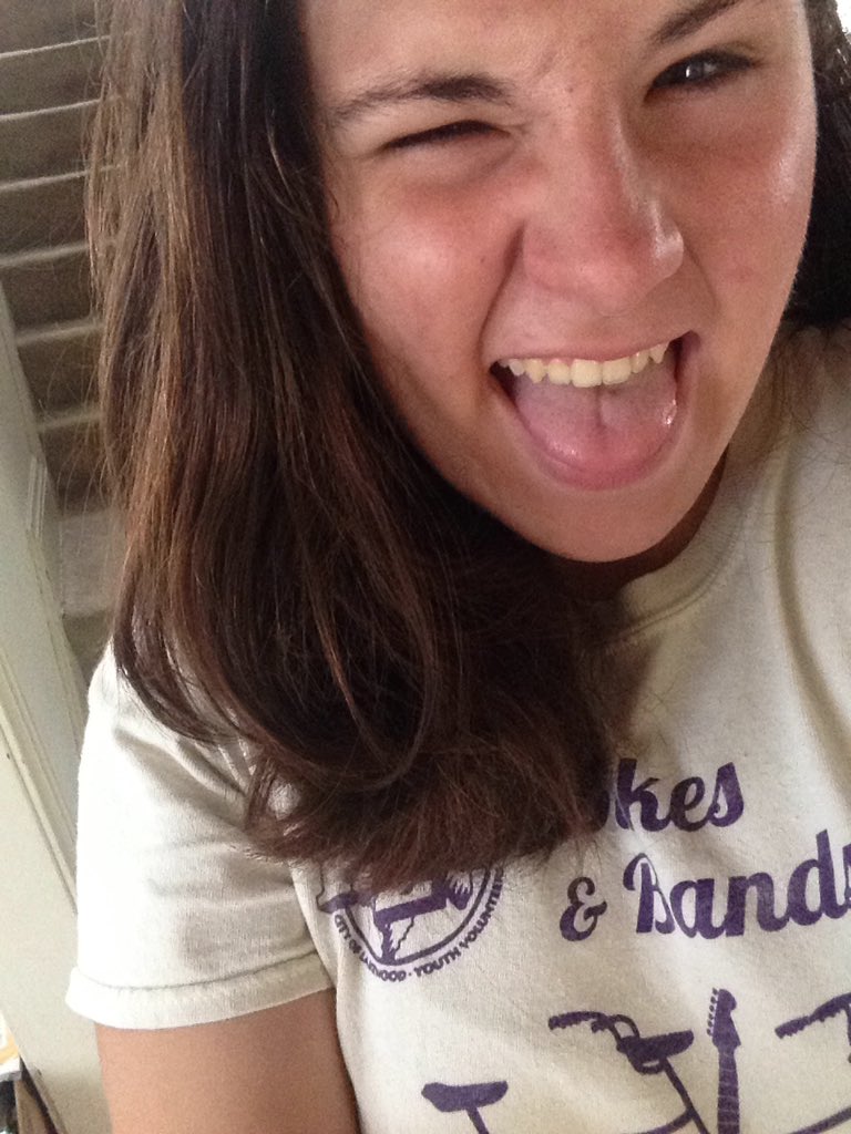 SettleDownSara's tweet image. #SelfieForSDK hey come be my friend, I always am in search for new friends!