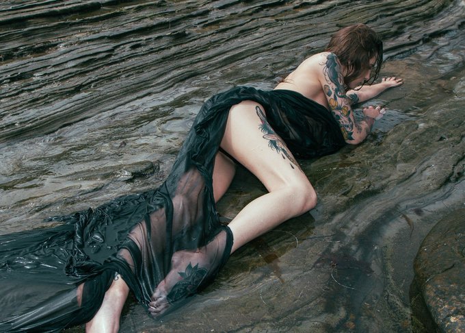 Getting back in the swinggg of things. I'll be online tomorrow! SO happy to be back! 💕😘 https://t.co