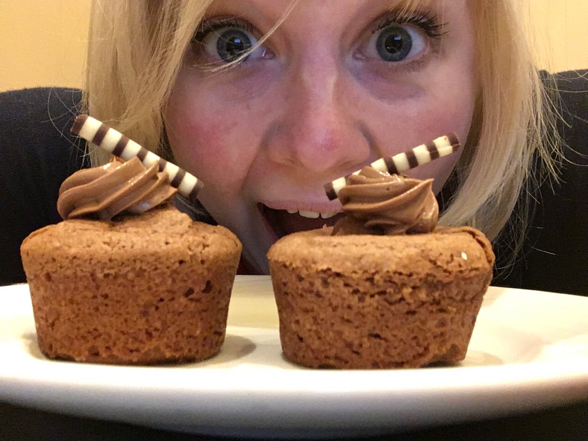 fancyEEBS's tweet photo. I found brownies, y'all! #brainfood #TLCC2016 #fancyebdoestlcc https://t.co/NVxYe4CJqo