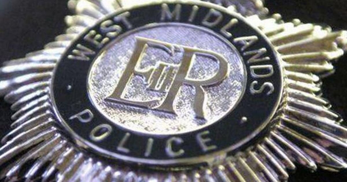 CoventryCityWMP's tweet photo. Local officers completed an ASB survey today with @Whitefriars in Meadow House, Spon End. #partnershipworkingiskey https://t.co/tektsTc3PG