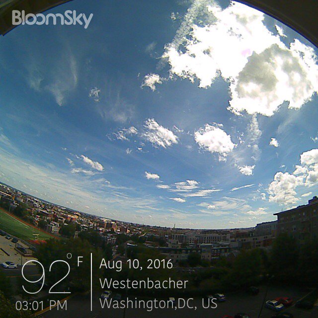 BloomSkyWX's tweet photo. Heat has returned to #Washington #wx  Now: 92°F Tomorrow  ☔ 79°F - 95°F #BloomSky https://t.co/LwMWU9qTuD https://t.co/N5iK4rbxhz