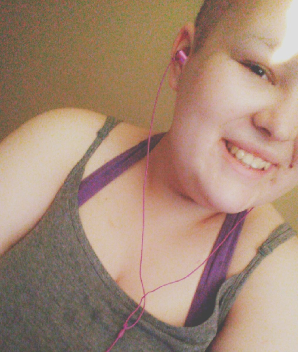 SavedByEmme's tweet image. Hi im dakotah and im sdk trash  #SelfieForSDK