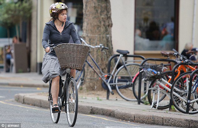DailyMailCeleb's tweet photo. PIC EXCLUSIVE: Helena Bonham Carter is weirdly conservative on a London bike ride https://t.co/TfPvgzpmyv https://t.co/6XaFj9lyLo