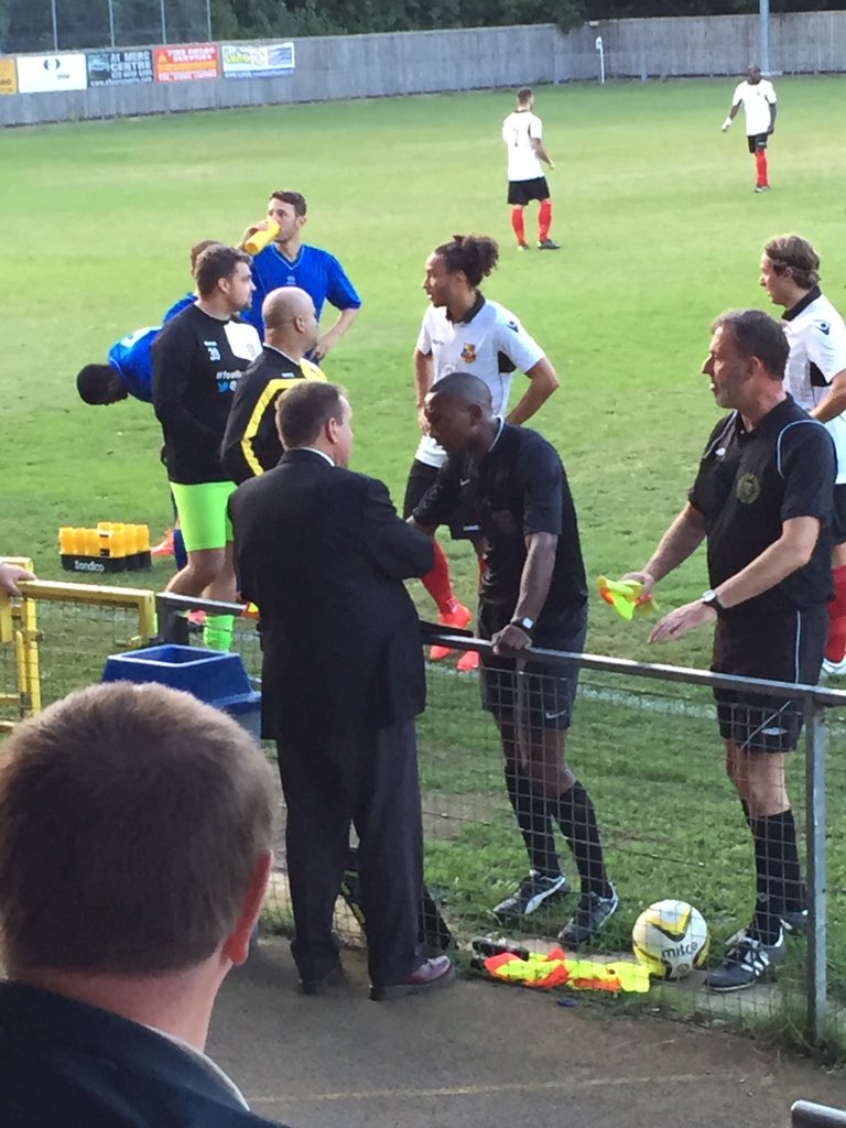 TerryPook's tweet photo. @HoddesdonTownFC Not short of incident tonight, goals galore now looking for a volunteer to replace injured lino. https://t.co/ReWqPJh9qg