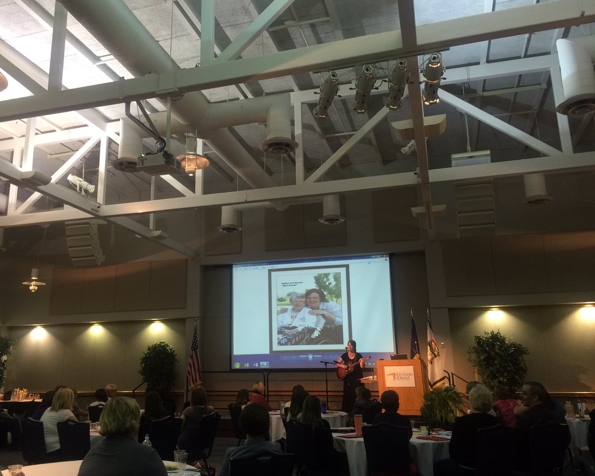 Ambular0286's tweet photo. Special Performance Concert from Kareen King at USI #maiarocks @USIOutreach https://t.co/Ed4EkZRueC