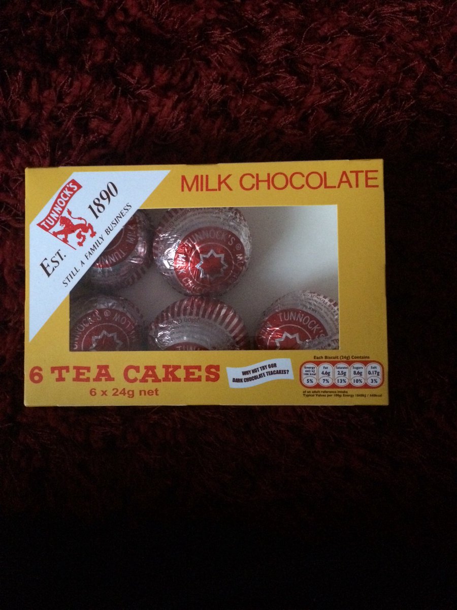 Lind3e's tweet image. It's a sad moment when you sit down for a cuppa and there's a missing teacake!! @TunnockOfficial