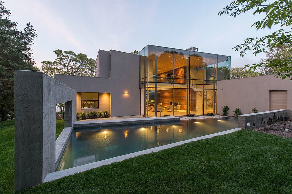 OneKindesign's tweet image. Striking East Hampton property engages with its surroundings onekindesign.com/2016/01/06/str…
